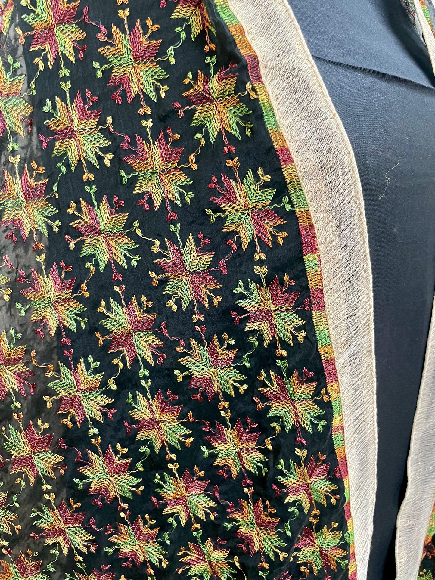 Phulkari jaal dupatta